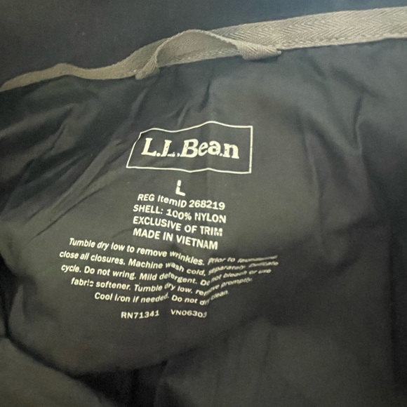 L.L.BEAN rain men black nylon jacket - Picture 2 of 4